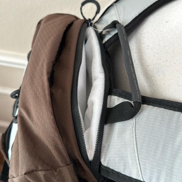 Spyder SOPRIS BACKPACK - Bison/Ash - Picture 12 of 16